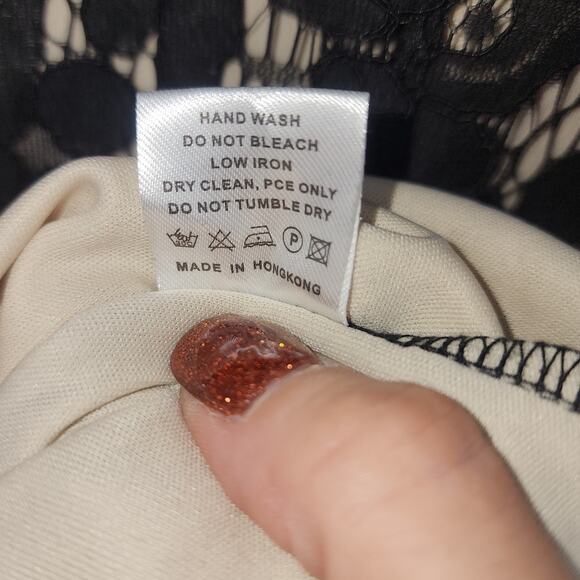 Metisu Black Lace Overlay Sheath Dress with Ruffle & Bow Women’s Size Small - Picture 9 of 10